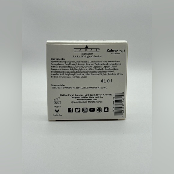 White Compact Powder - Picture 12 of 12